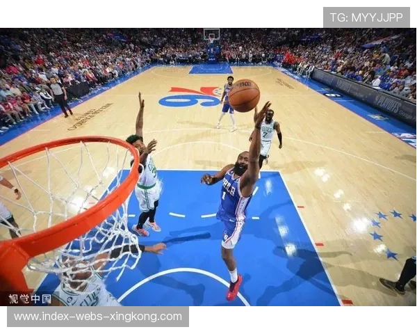 哈登外线送出巧妙妙传，76人在最后一刻反超比分