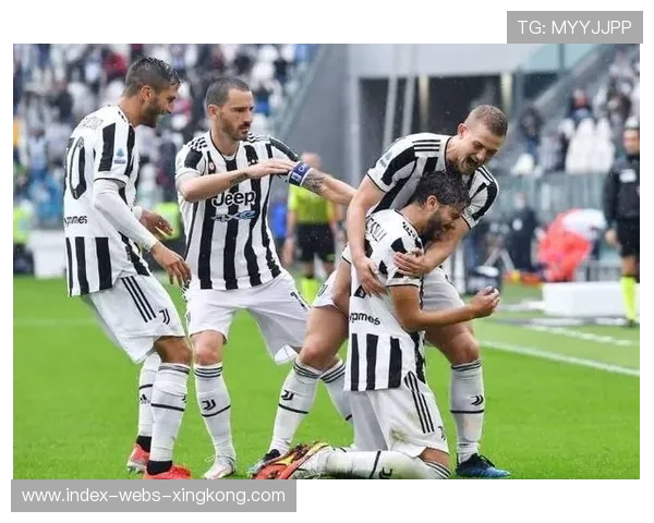 意甲那不勒斯边路速度撕裂对方后防：攻势如潮，战术之美